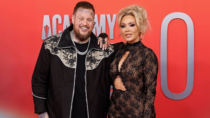 Bunnie Xo fires back at those saying she's 'trashy for country music scene'