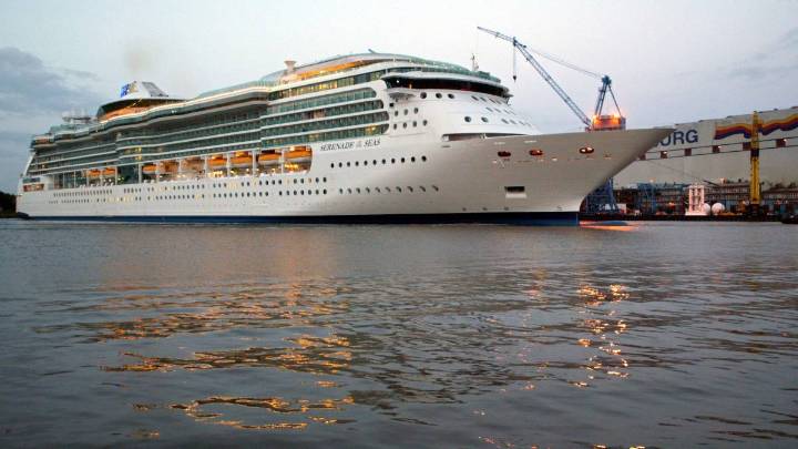 Enfermedad a bordo: crucero de Royal Caribbean llegó a Miami con 94 pasajeros contagiados de norovirus