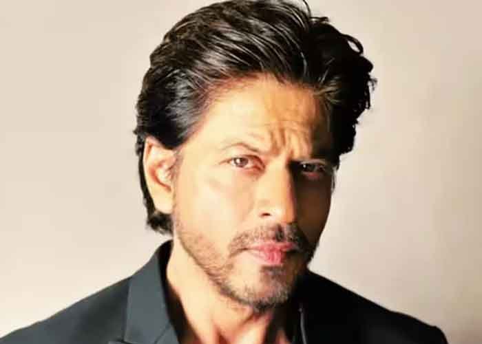 SRK’s reply to a fan asking for a room in Mannat is hilarious