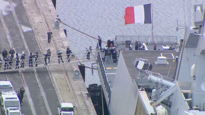 Comisadas case dúas tolenadas de cocaína ocultas nun barco francés atracado na Coruña