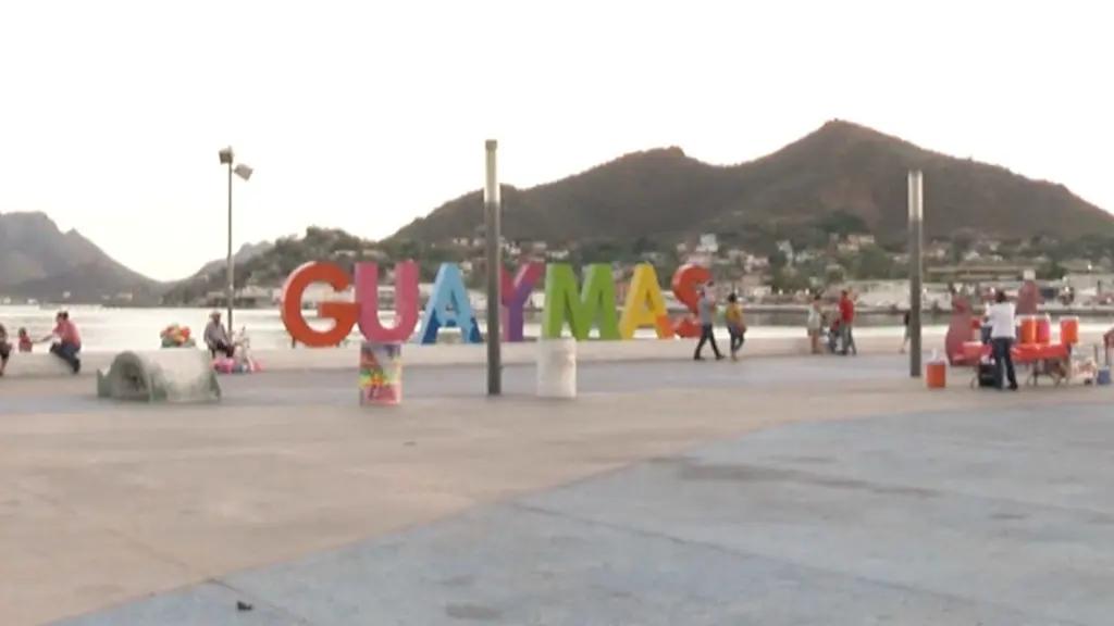 Localizan a Menor de 5 Años Dormido en una Banqueta de la Colonia La Muralla de Guaymas