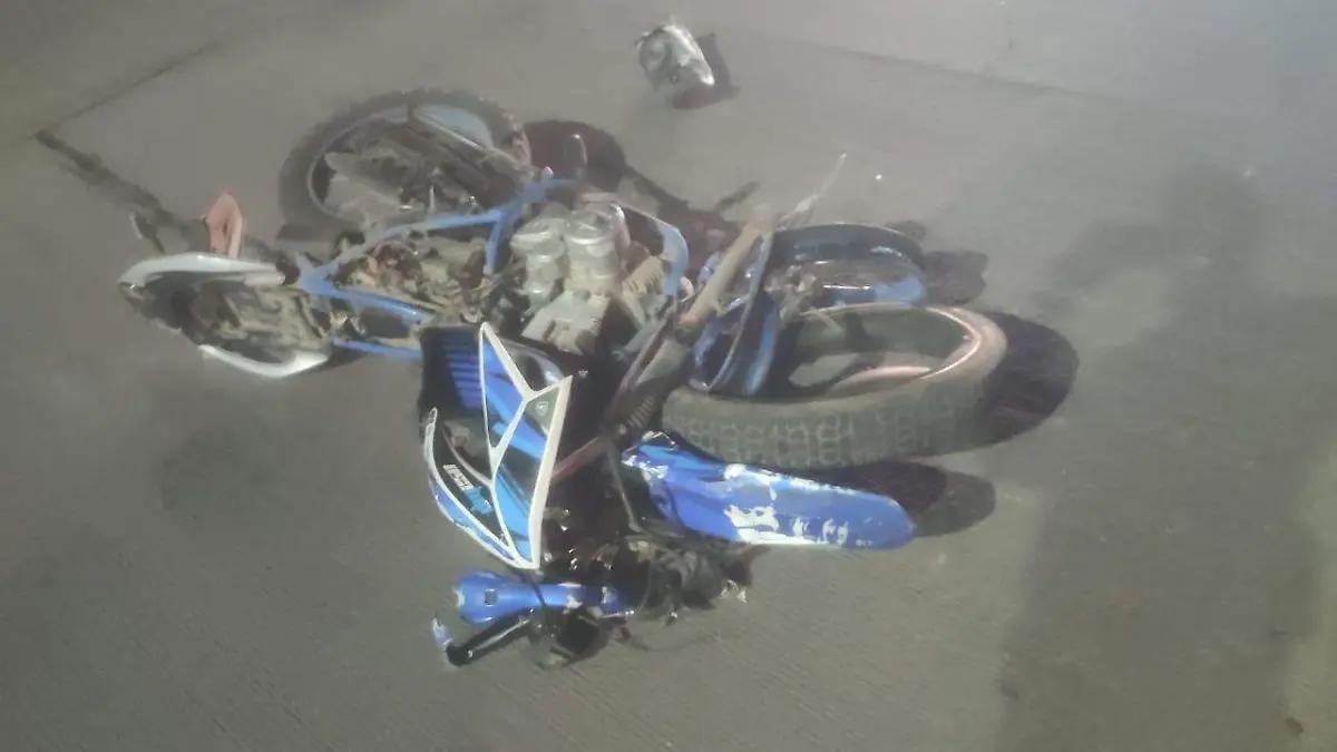Dos motociclistas resultan lesionados en accidente sobre la Niños Héroes
