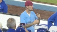Justin Bieber acude al juego 3 de Serie Mundial, pero su esposa se lo lleva antes del final del partido