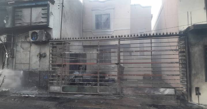 Ocho ocho familias pierden sus casas y 23 vehículos resultan afectados por incendio en Santa Catarina