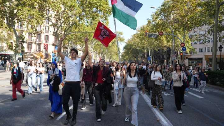 La huelga general por Palestina 'pincha' en Cataluña pero agita la calle