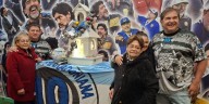 Las hermanas de Diego Maradona hicieron una visita a la “Iglesia maradoniana” y cumplieron con uno de los míticos rituales