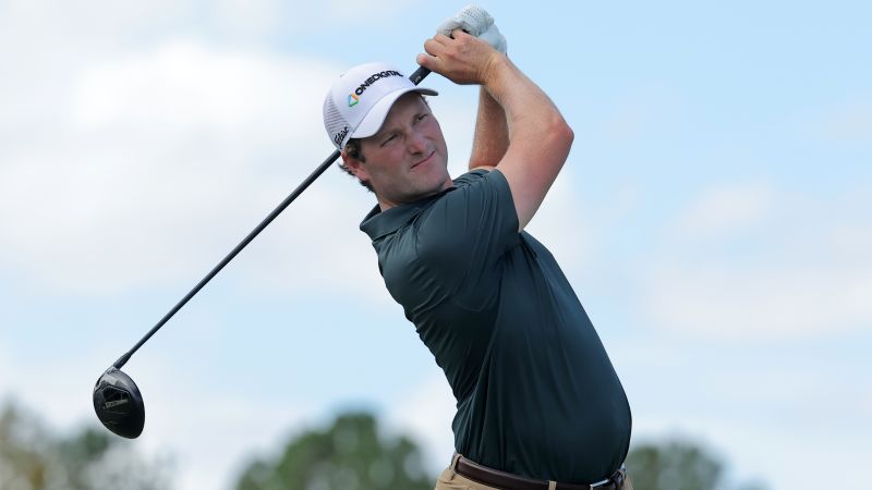 Golfer saves par and ‘both hands’ in close encounter with alligator