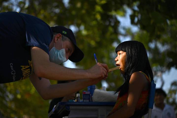 Así transforman los ‘Doctores de la Amazonía’ la salud indígena en Brasil