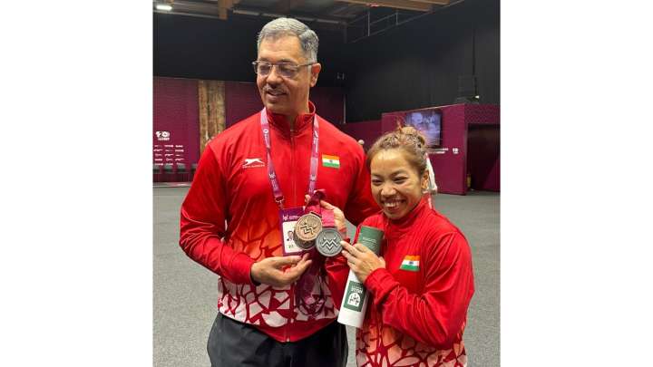 Mirabai Chanu wins World Championships silver, lifts iron more than twice her body weight in her last attempt to stun Thai rival
