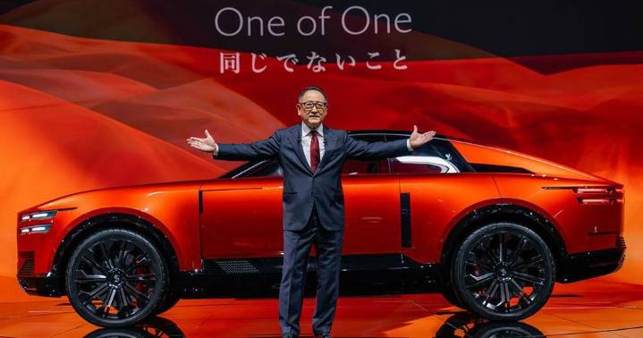 Toyota shows Rolls-Royce-rivalling Century Concept, the ‘Pride of Japan’