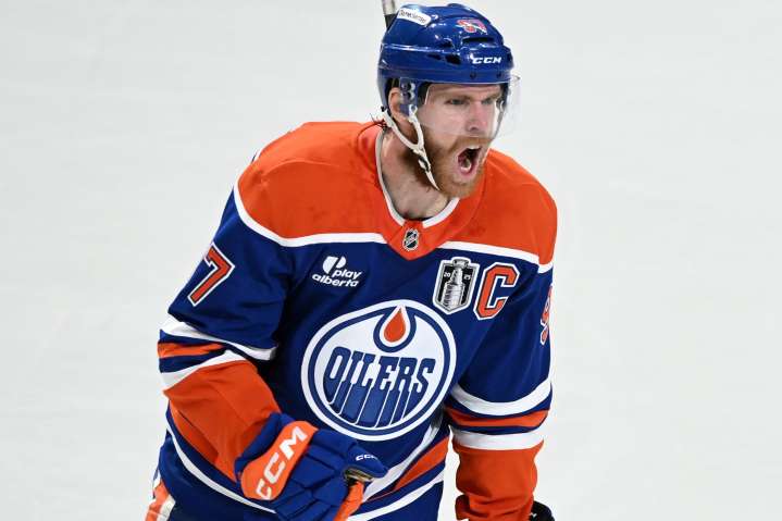 Edmonton Oilers GM Bowman reveals how McDavid's contract came together
