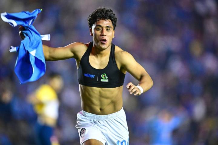 Recibió su primera titularidad del torneo y anotó gol para su equipo