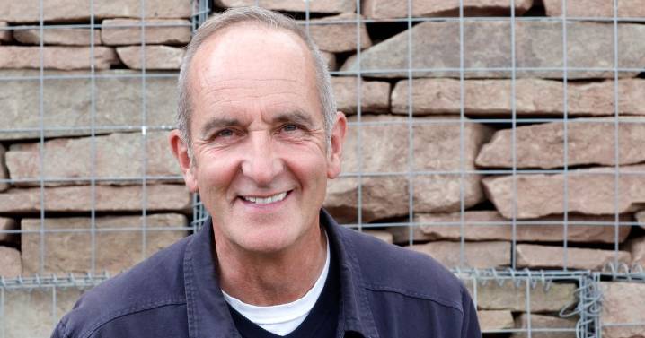 Kevin McCloud blasts 'sham' Donald Trump after 'fake' garish White House makeover