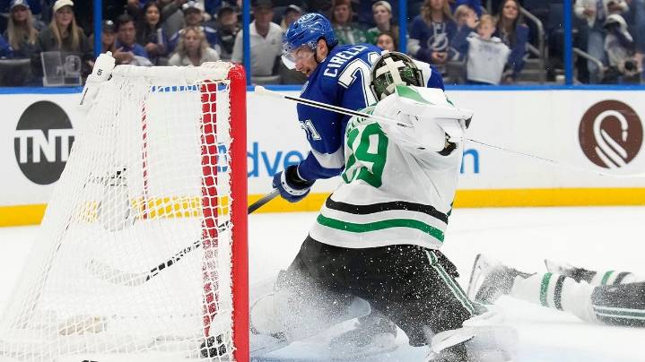 Cirelli scores in OT as Lightning beat Stars for fourth straight win