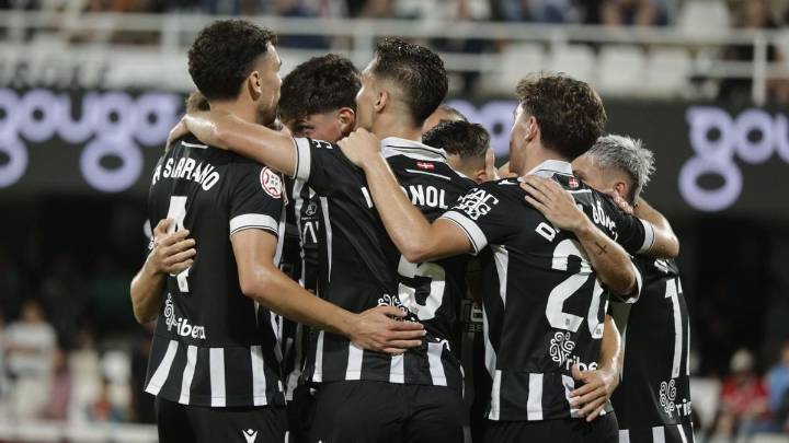 El FC Cartagena agarra el liderato tras vencer al Algeciras