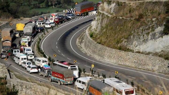 Severe Gridlock Hits Jammu–Srinagar Highway 