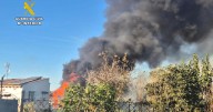 Desalojan varias casas tras el incendio en una finca rústica de Santa Margalida
