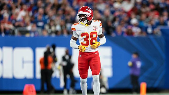 Chiefs sign CB Kevin Knowles to active roster