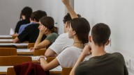 Convocan 61 becas para retener el talento joven en Extremadura