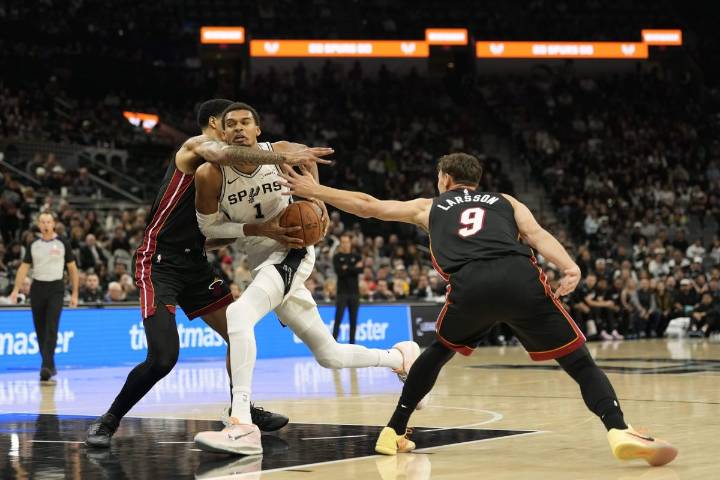 Victor Wembanyama stuffs stat sheet to ignite Spurs to first