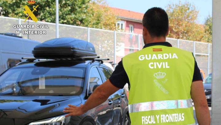 Intervenidos anabolizantes y esteroides a un pasajero del ferry llegado del Reino Unido