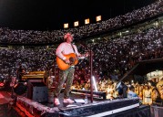 Country singer seen on bodycam confronting police before charges