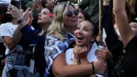 Hamás entrega a los 20 rehenes que mantenía con vida mientras Israel libera a los primeros presos palestinos como parte del acuerdo de cese el fuego