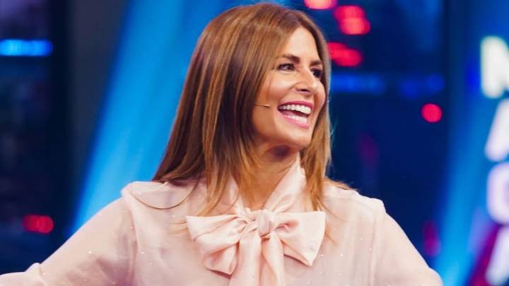 Nuria Roca tiene los pantalones de piel más favorecedores (y fáciles de combinar) para mujeres de más de 50