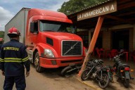 ¡Impacto dramático! Gandola se estrella contra restaurante en Bejuma y desata el caos en Carabobo.