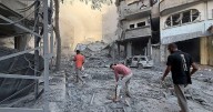 Pese a bombardeos israelíes, Trump destaca vigencia del alto al fuego en Gaza