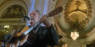 César Isella, la vida del artista imprescindible que creó un himno que cantan todos los pueblos de América Latina