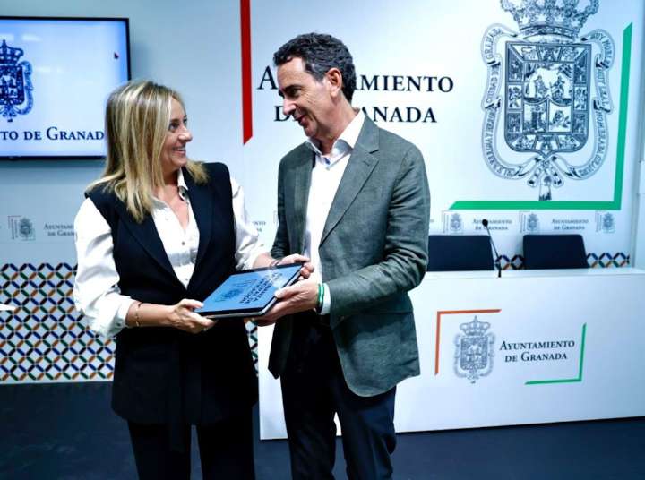 Granada acuerda con vecinos el proyecto de reforma de la calle Ruiseñor