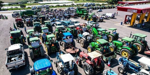 Checa cuáles son los tramos carreteros que permanecen bloqueados por los maiceros