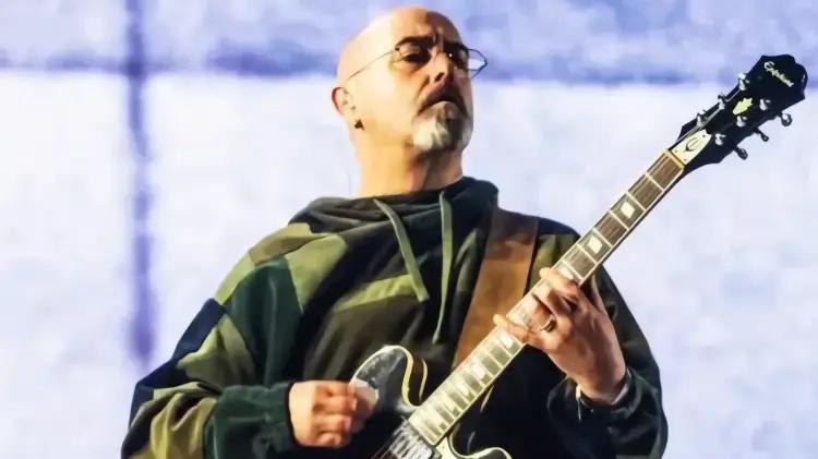 Guitarrista de Oasis revela diagnóstico de cáncer durante gira mexicana