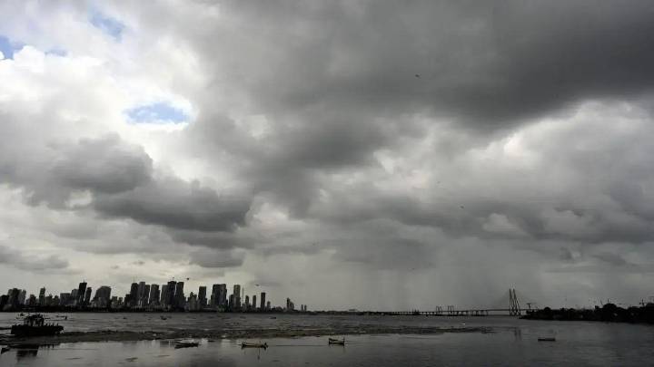 IMD forecasts light to moderate showers over South Marathwada and Vidarbha