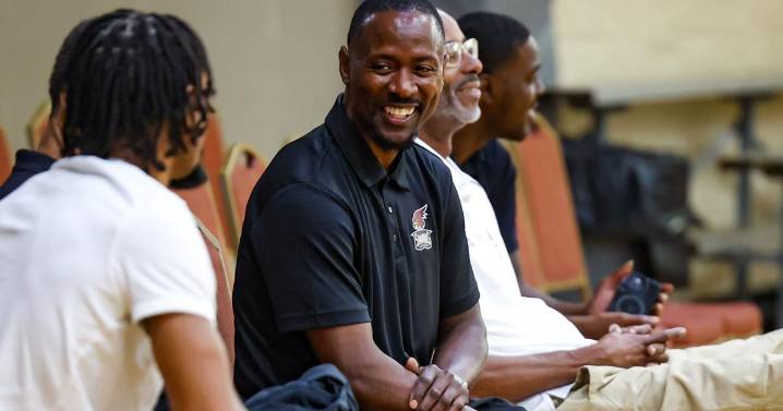 Coffee with Crawford | DeJuan Wheat finds his head-coach voice in first year at Simmons