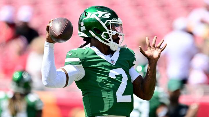 Jets replace Justin Fields with Tyrod Taylor in third quarter