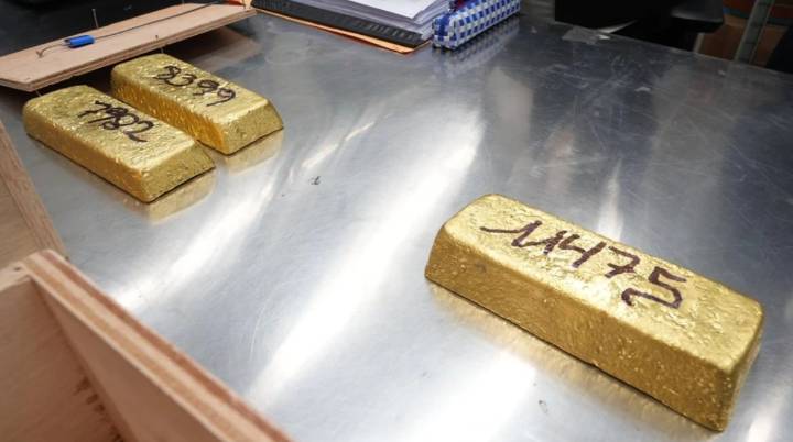 Fiscalía inmoviliza tres barras de oro por más de US$ 3,4 millones vinculadas a minería ilegal en Arequipa