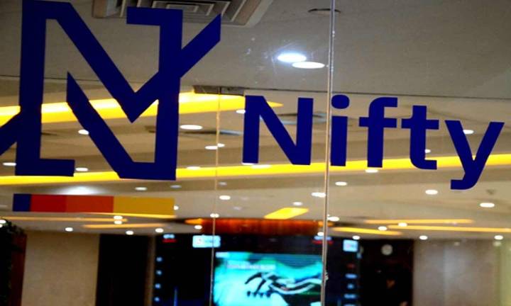 Muhrat Trading 2025: Sensex Rises 177 Points, Nifty 50 Above 25,900