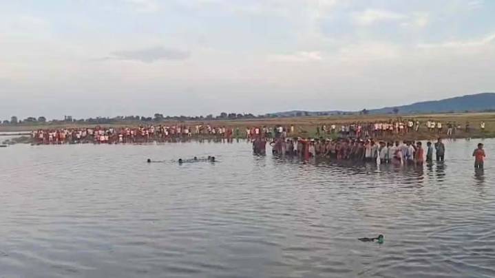 Tractor Carrying Durga Idols Plunges into MP Lake, 9 Killed