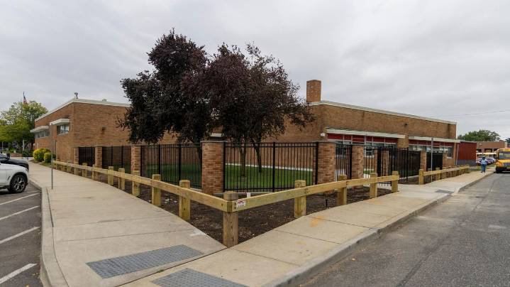 Mineola eighth graders won't be required to use Build Your Own Grade learning program created by superintendent and his son after backlash, district says