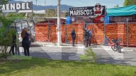 Civiles se llevan a la fuerza a trabajador de Mariscos El Rojo