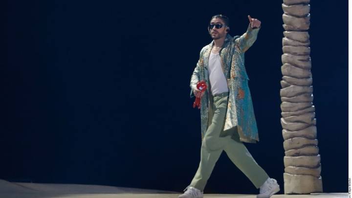 NFL mantiene a Bad Bunny pese a presión conservadora
