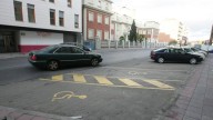 El PP denuncia que las personas con movilidad reducida cuentan con menos plazas de aparcamiento de las dicta la ley