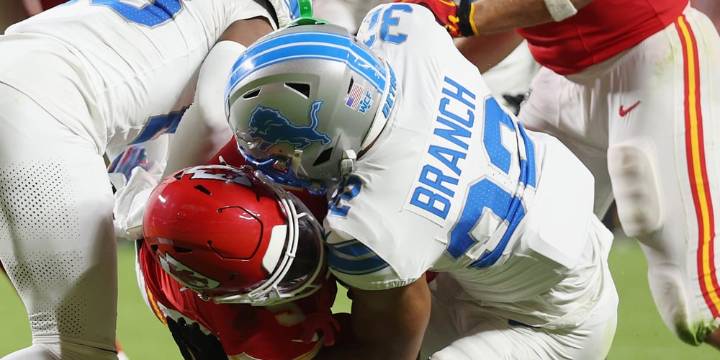 Lions’ Brian Branch Breaks Silence on Allegedly Hitting JuJu Smith-Schuster, Causing Sunday Night Football Fight | Brian Branch, Detroit Lions, Football, nfl | Celebrity News and Gossip | Entertainmen