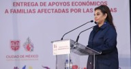 Clara Brugada entregó apoyos a familias afectadas por inundaciones en Iztapalapa