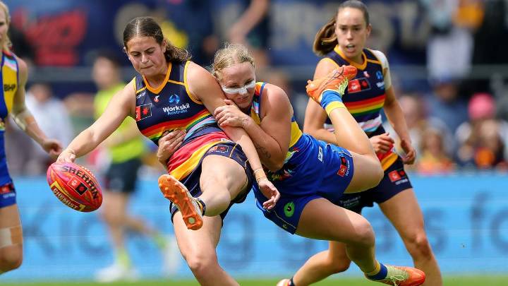 AFLW 2025: West Coast outclassed by Adelaide Crows despite late Eagles fightback
