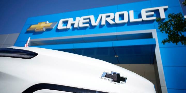 General Motors sees $1.6 billion hit from expiry of EV tax incentives, emissions rules relaxation