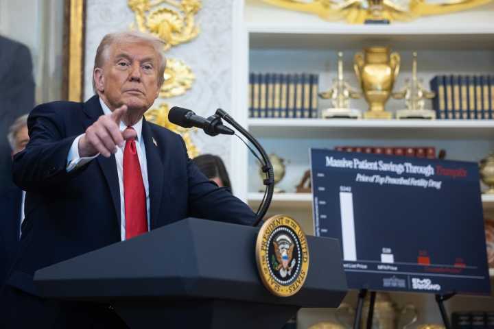 Trump y Putin acuerdan reunión para negociar fin de guerra con Ucrania