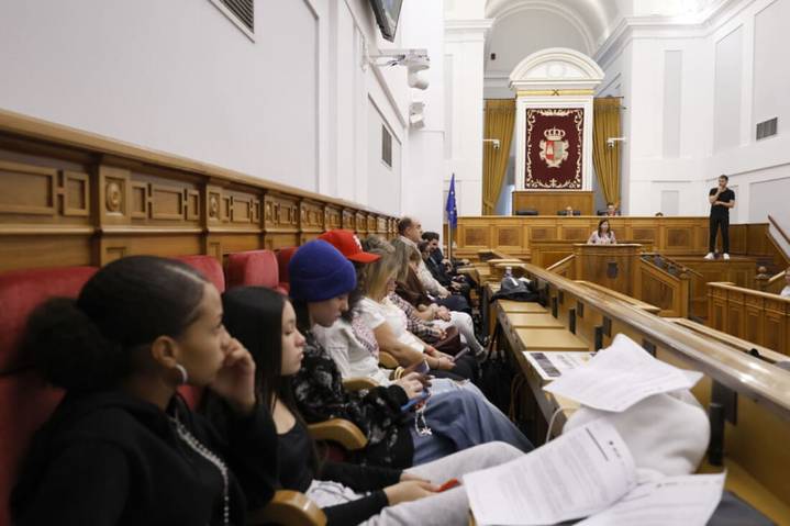 Castilla-La Mancha defiende que ha reducido 5,8 puntos la pobreza severa y trabaja en la nueva estrategia con 120 medidas